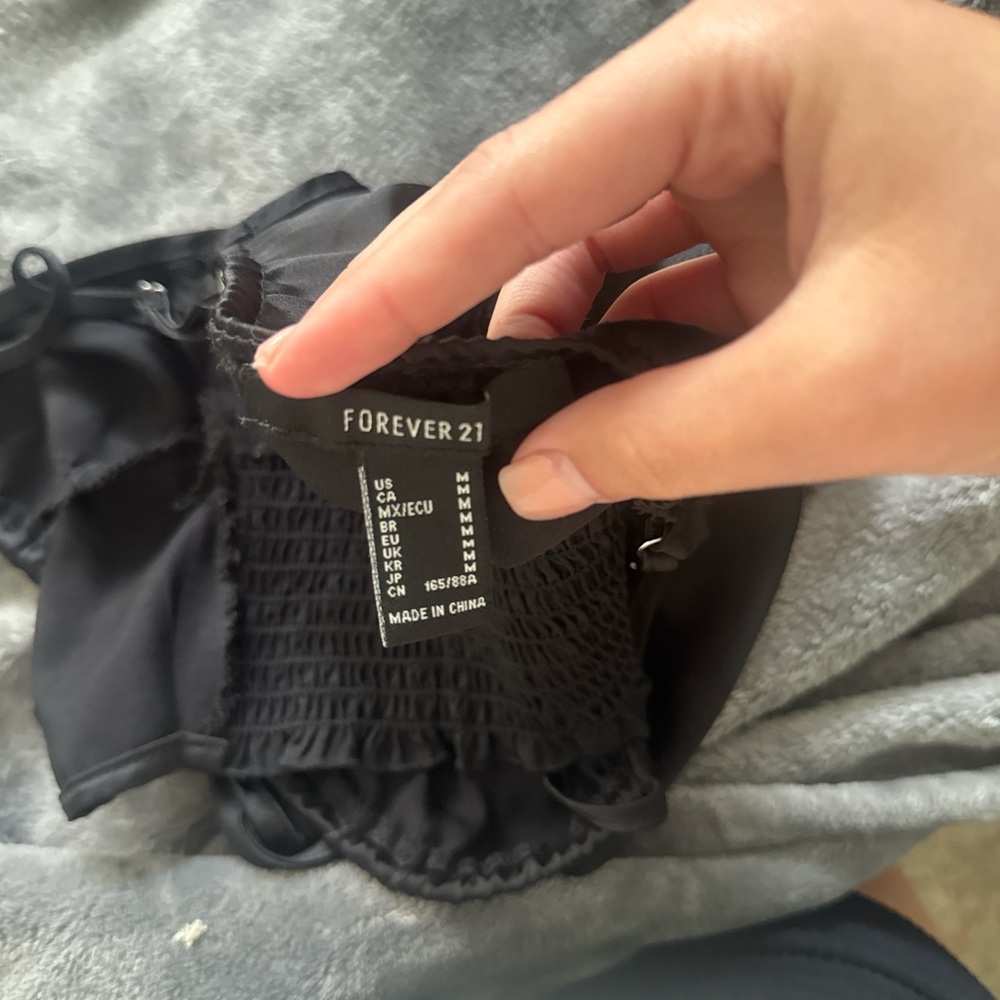 Forever 21 Black Satin Camisole Top - Picture 4 of 4